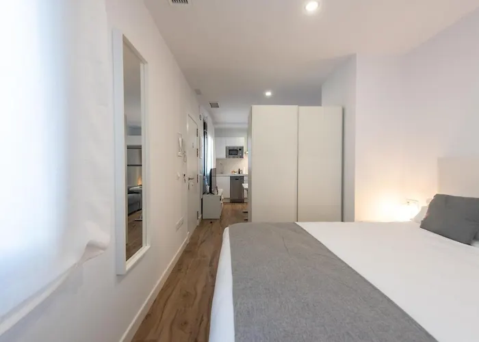 Santa Maria 15 Apartment *