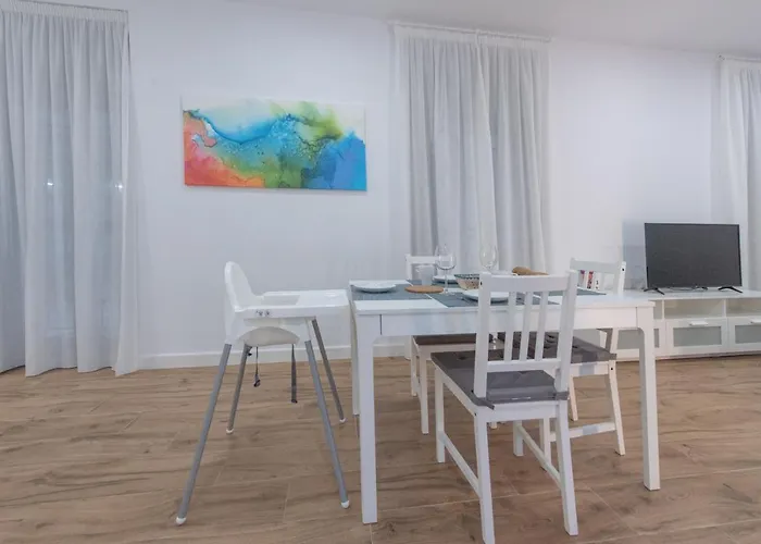 Santa Maria 15 Apartment *