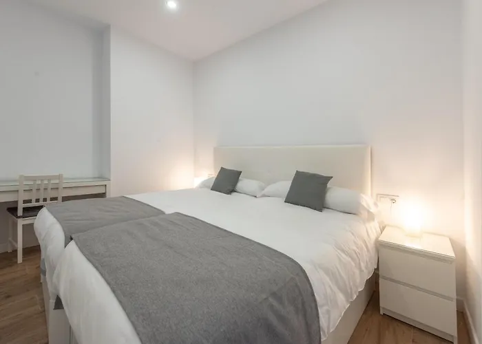 Santa Maria 15 Apartment *